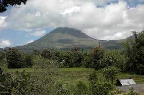  Aktivitas Gunung Lokon Menurun, Status Masih Siaga